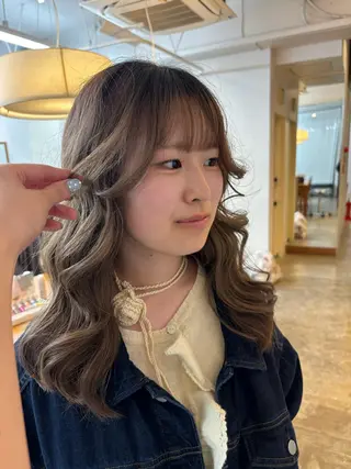 セミロング みぞぐち じゅりのヘアスタイル