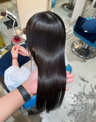 セミロング 必ず笑顔で帰っていた だきます！安田祐貴のヘアスタイル