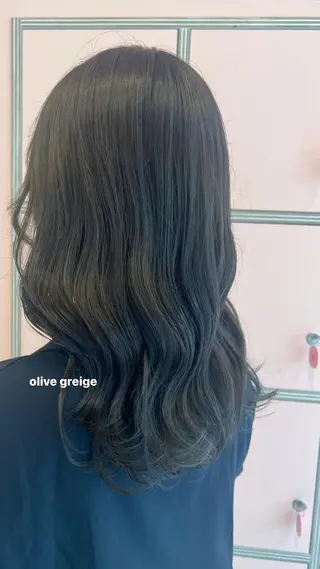 ロング 目黒 彩花のヘアスタイル