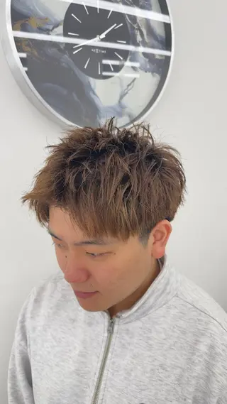ショート カラー メンズ 秋葉 春輝のヘアスタイル