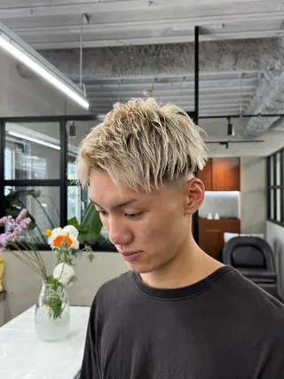 カラー メンズ 豊崎 佑輔のヘアスタイル