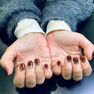 ネイル 個性派ネイルサロン 💅🏼ターコイズのネイルデザイン