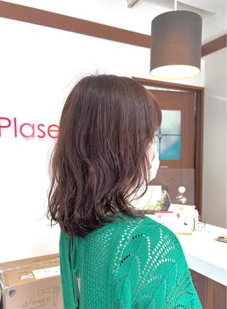 ミディアム カラー パーマ YUKA .のヘアスタイル