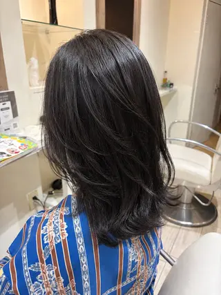ミディアム NICCOLO室見 Erinaのヘアスタイル
