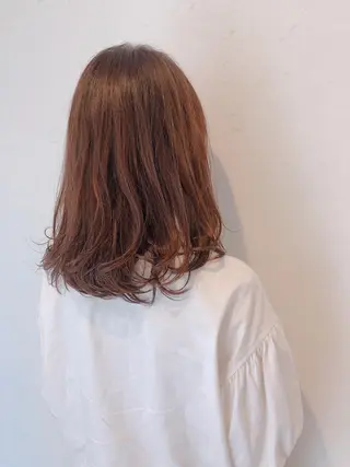 セミロング カラー 伊藤 さやかのヘアスタイル