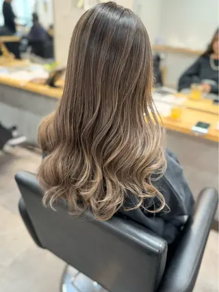ロング カラー サクマ リョウジのヘアスタイル
