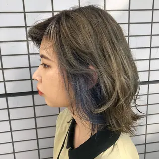 ミディアム カラー 渡邊 唯のヘアスタイル