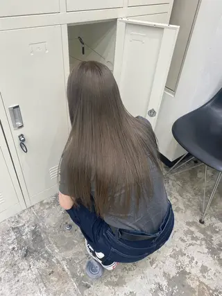 カラー 𝗮𝘆𝘂𝗺𝗶 ハイトーン🎀のヘアスタイル