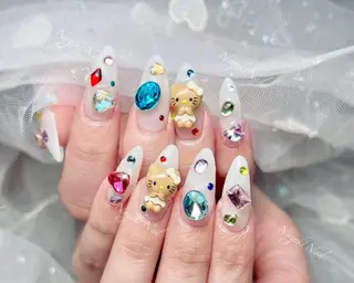 ネイル 🦋 Queenieのネイルデザイン