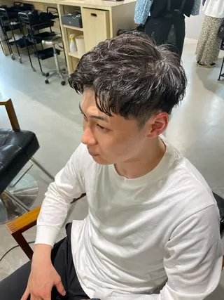 ショート マエダ リョウのヘアスタイル