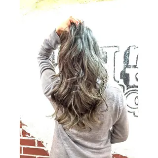 ロング EIGHT plum TOKIOリミテッドのヘアスタイル