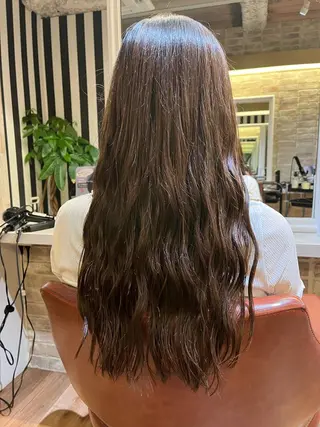 ロング 正司 奈瑠美のヘアスタイル