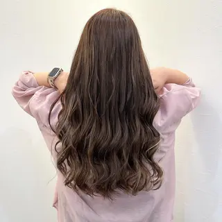 カラー ツノガイ エリのヘアスタイル