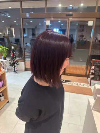 ミディアム 岡 愛梨のヘアスタイル