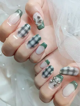 ネイル 柘植 祐子のネイルデザイン