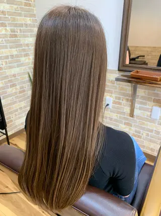 ロング カラー ヘアーハウス テンプラードのヘアスタイル