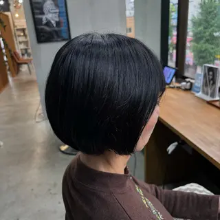 ショート 顔周りレイヤーカット /Yumiのヘアスタイル