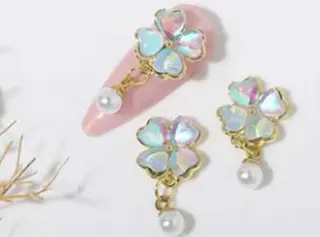 ネイル はぴねす所属・横浜 美夢のネイルデザイン