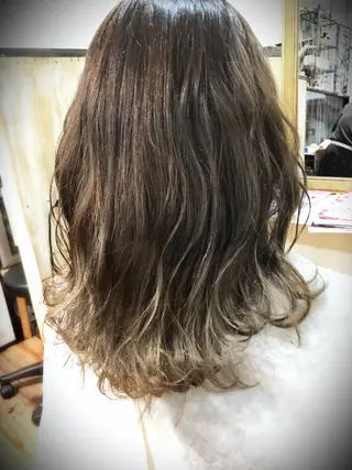 セミロング カラー taishi taishiのヘアスタイル