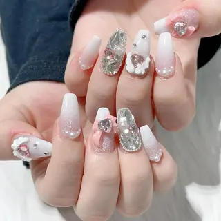 ネイル Queens テイのネイルデザイン