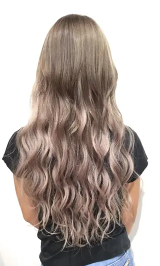ロング ブリーチカラー☆ 再生トリートメントのヘアスタイル