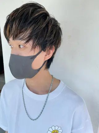 ショート カラー メンズ 💓パーマ，💗 レイヤーカットのヘアスタイル