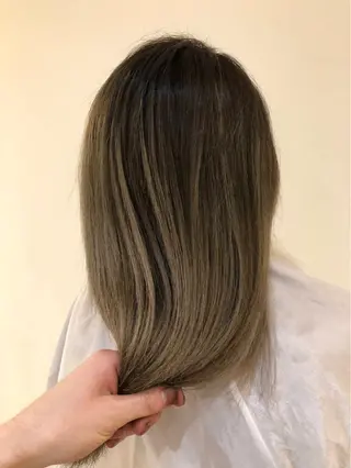 ロング カラー 韓国風・ブリーチなし ・あり後藤 一斗店長のヘアスタイル