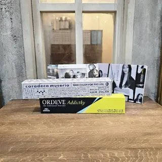 カラー 許斐 幸汰のヘアスタイル