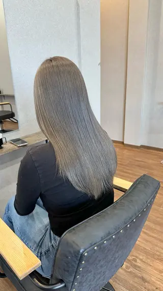 ロング カラー 鵜飼 真伍のヘアスタイル