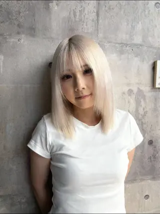 ミディアム カラー ヘアアレンジ 【🥀履歴修正🥀】 ハイトーン職人/拓真のヘアスタイル