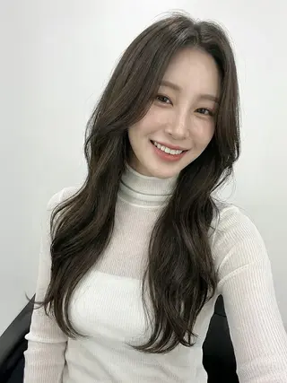 ロング カラー _WHITE並木店所属・_WHITE並木店 喜多村天斗のヘアスタイル