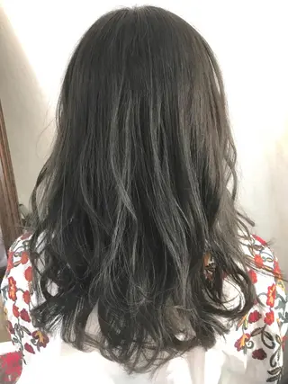 ミディアム カラー 白髪ぼかしハイライト バレイヤージュヤマトのヘアスタイル