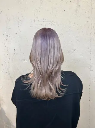 ミディアム カラー 透明感ハイトーン🦄 キラ🌈のヘアスタイル