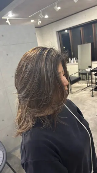 セミロング REVE美容室 REVEマツエクのヘアスタイル