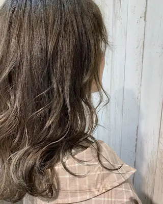 セミロング カラー 心斎橋韓国ボブ 好原良真のヘアスタイル