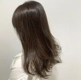 カラー 山口 莉奈のヘアスタイル
