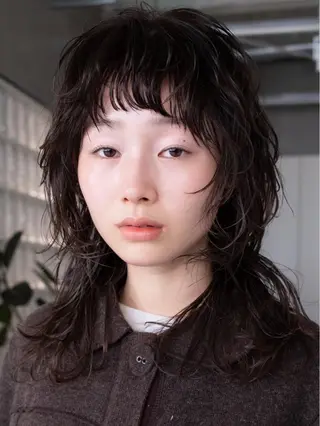 セミロング レディース／メンズ パーマ特化／内山遥斗のヘアスタイル