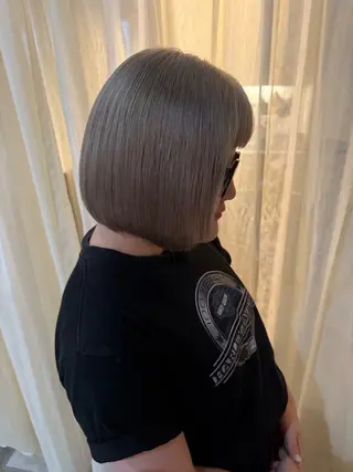 ミディアム 藤原 百花のヘアスタイル