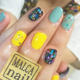 パーマ ヘアアレンジ ネイル キッズ マツエク・マツパ セミロング 荒木 莉奈のネイルデザイン