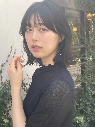 ミディアム deseo 透明色艶カラーツバサのヘアスタイル