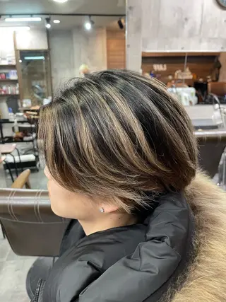 ショート メンズ ブリーチ縮毛矯正 LAFFYuiのヘアスタイル