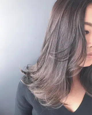 ミディアム カラー BOX mico.のヘアスタイル