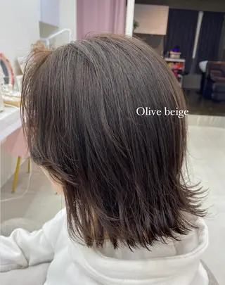 ミディアム カラー しみず さきのヘアスタイル