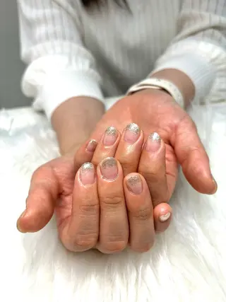 ネイル SHIORI ⭐︎のネイルデザイン