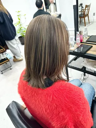 ミディアム カラー パーマ ヘアアレンジ キッズ レイヤーカット 🌿透け感カラーのヘアスタイル