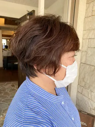 ショート パーマ 井上 歩美のヘアスタイル