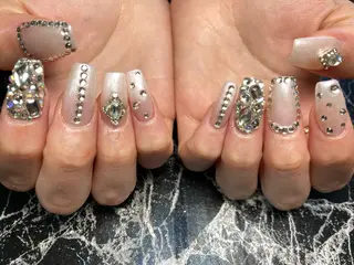 ミディアム ネイル ✴︎ Delightのネイルデザイン