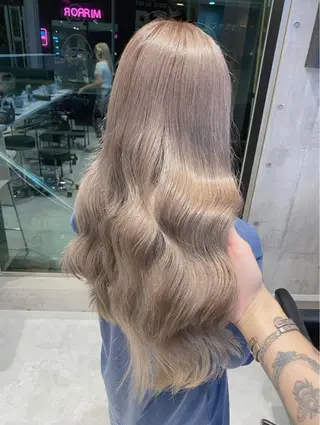 ロング カラー ヘアアレンジ 韓国ヘア 🦋KIRA🦋のヘアスタイル