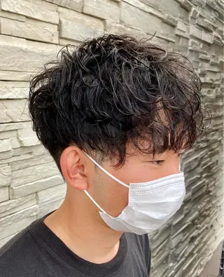 ショート パーマ メンズ 塩谷黎✨イルミナ カラーメンズパーマ✨のヘアスタイル