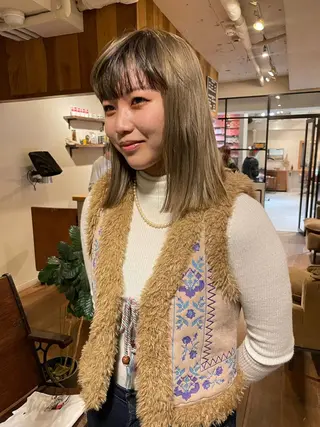 ミディアム カラー ファッションに 溶け込むstyleのヘアスタイル